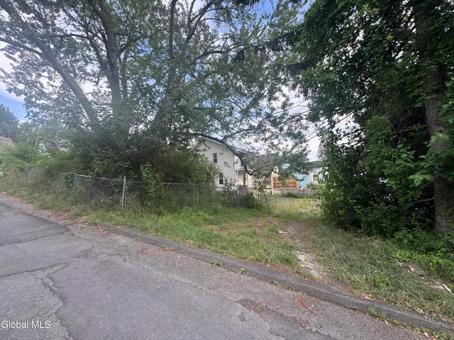 $95,000 | 17 Cortland Street, Brunswick, NY 12180