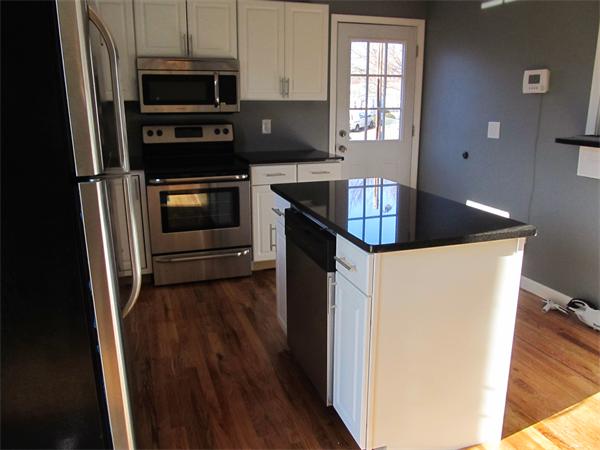 5 Bog Hollow Road Springfield, MA 01109 - Photo 6 of 27