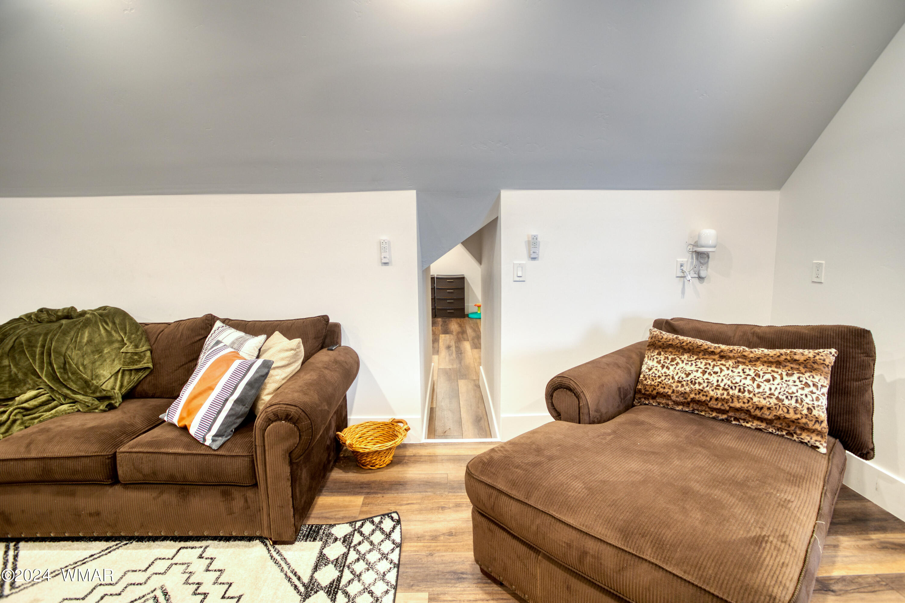 1890 Prairie Road Snowflake, AZ 85937 - Photo 22 of 64 Upstairs living room with access to play room