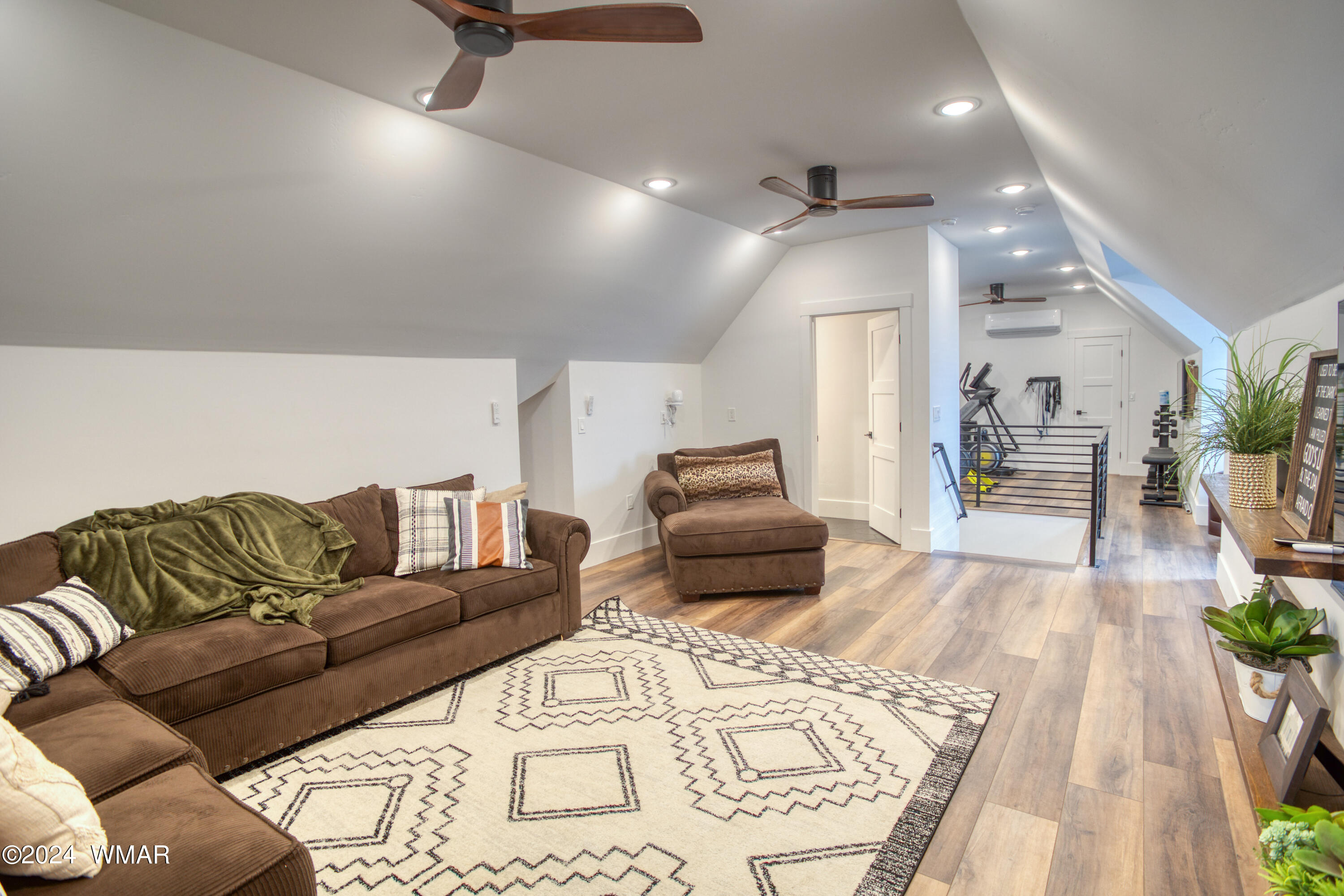 1890 Prairie Road Snowflake, AZ 85937 - Photo 24 of 64 Upstairs living room