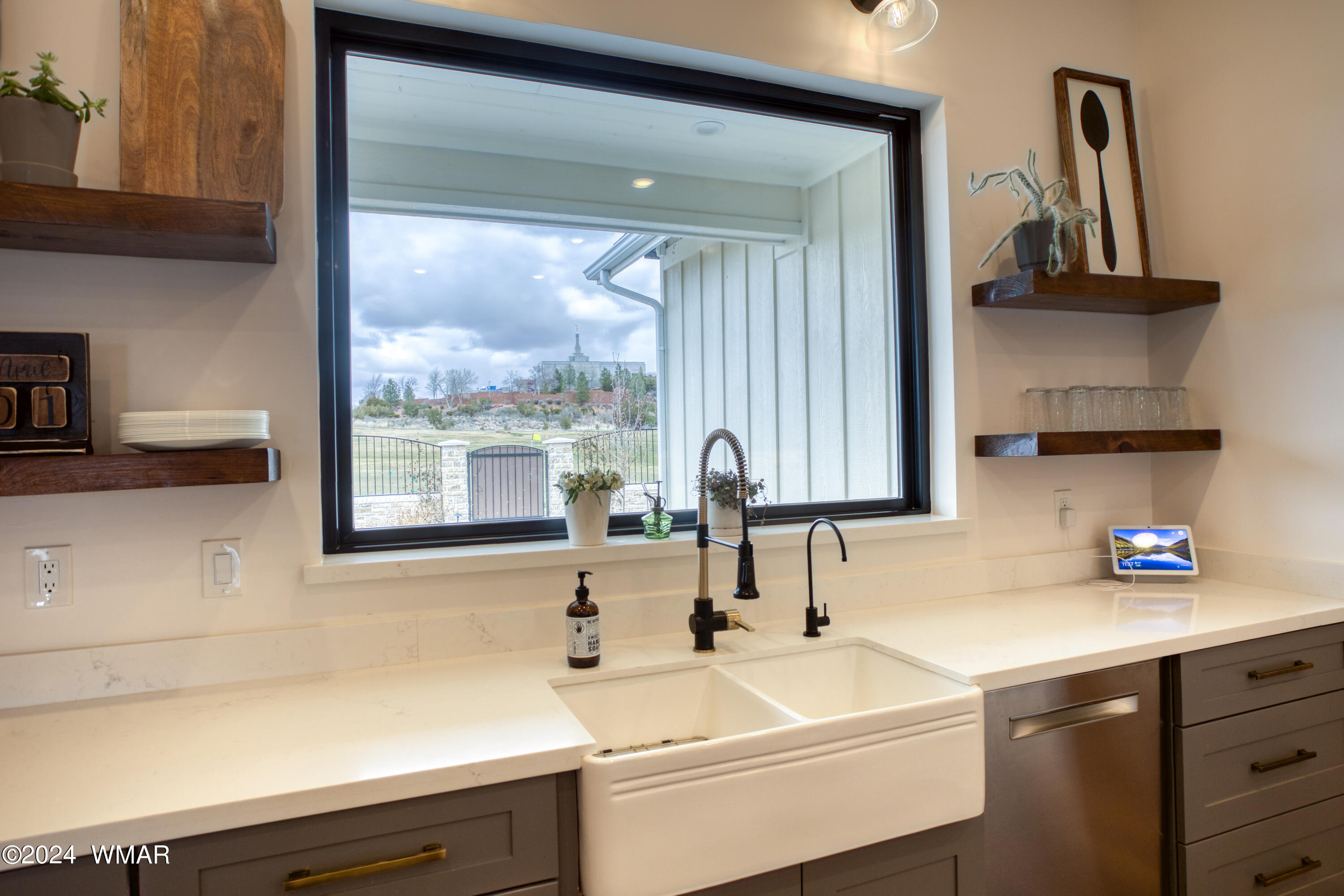 1890 Prairie Road Snowflake, AZ 85937 - Photo 44 of 64 Farmhouse Kitchen sink with amazing view