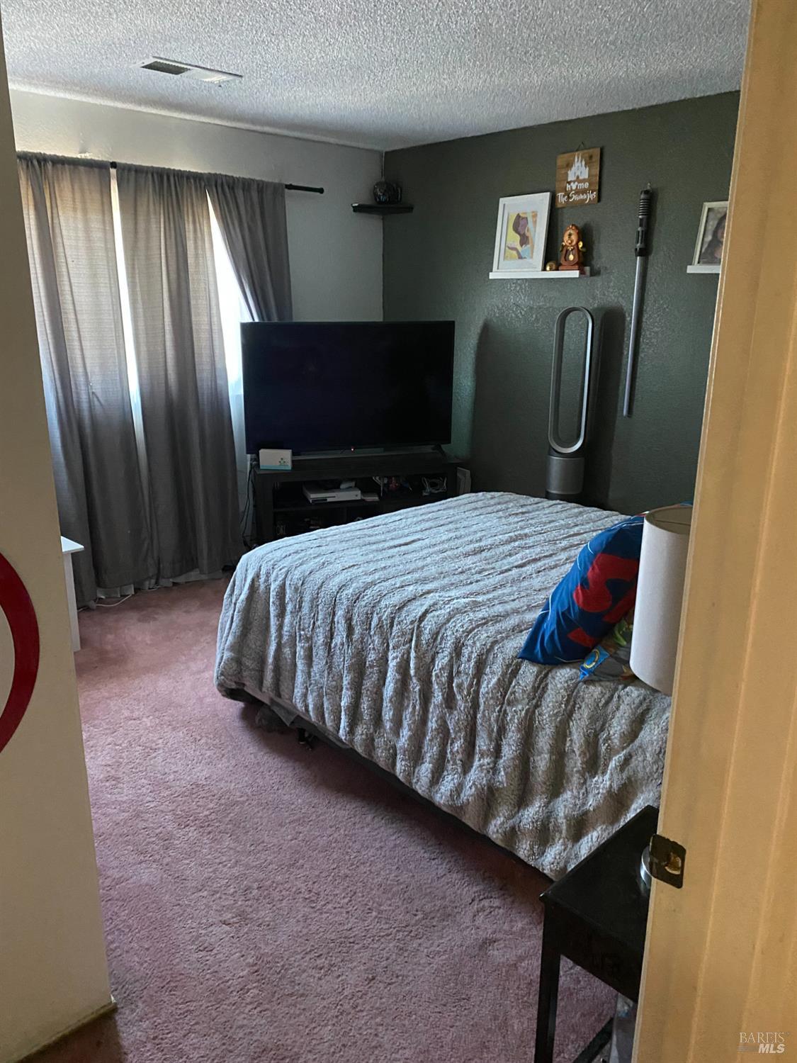 118 Hydrangea Court Vallejo, CA 94591 - Photo 12 of 21 a bedroom with a bed and mirror