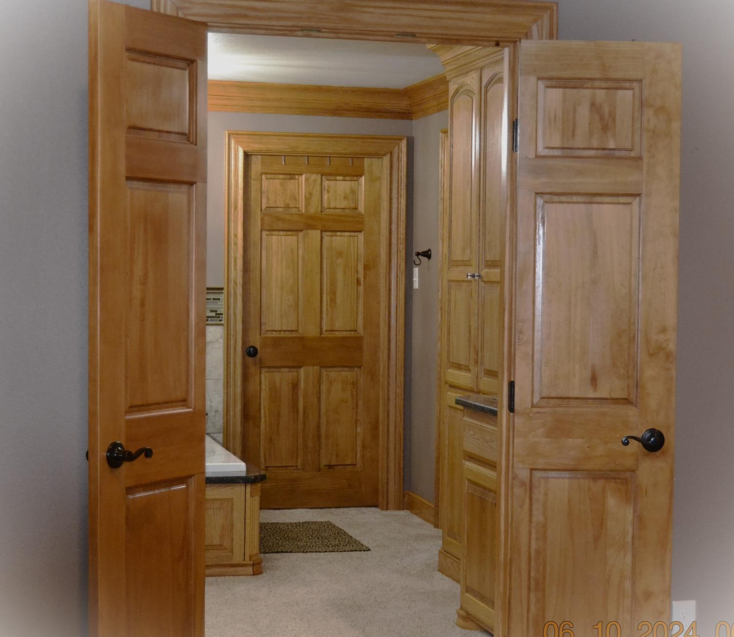 1120 County Road 80 Plainview, TX 79072 - Photo 21 of 47 Master bath