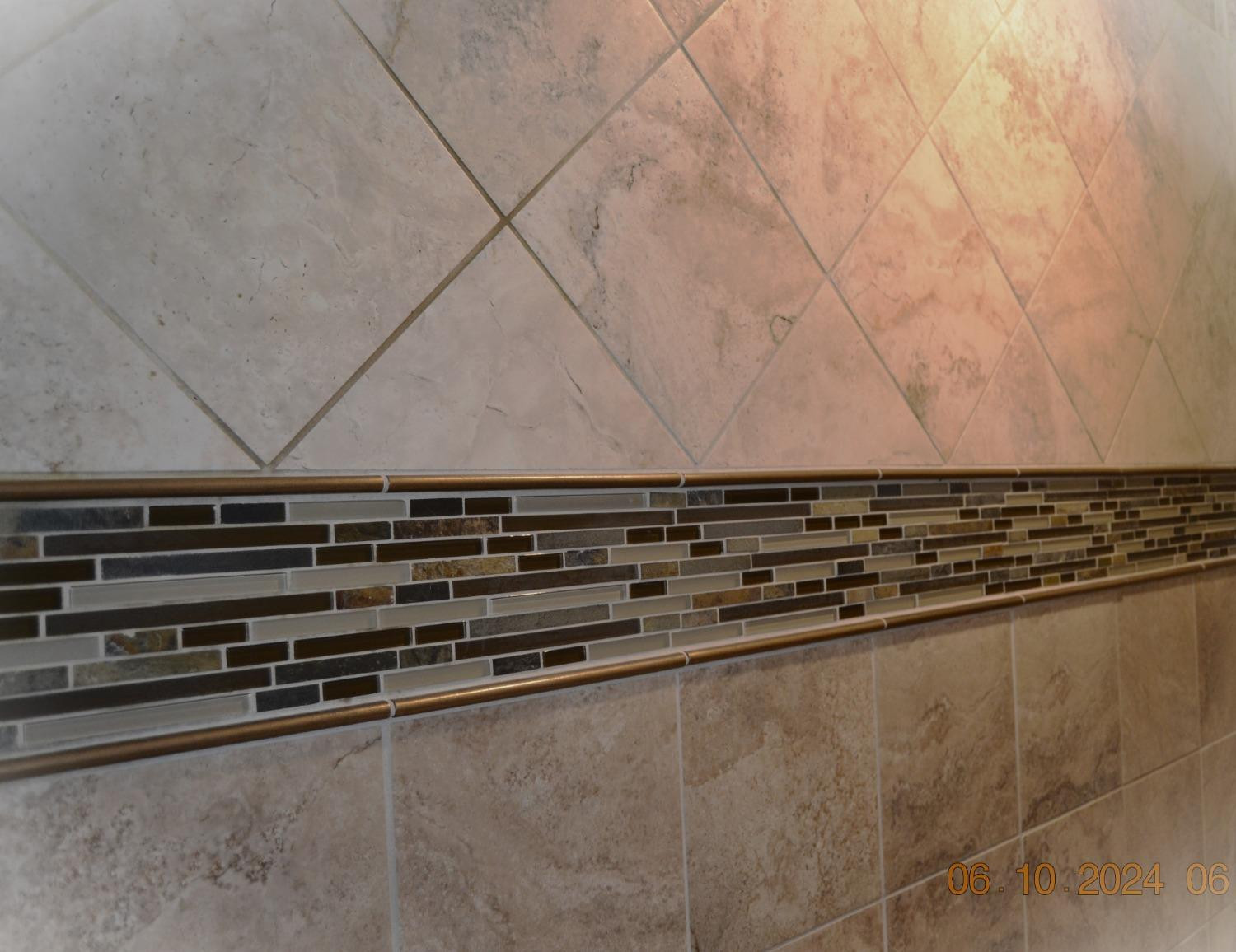 1120 County Road 80 Plainview, TX 79072 - Photo 28 of 47 Master bath tile in shower and tub area