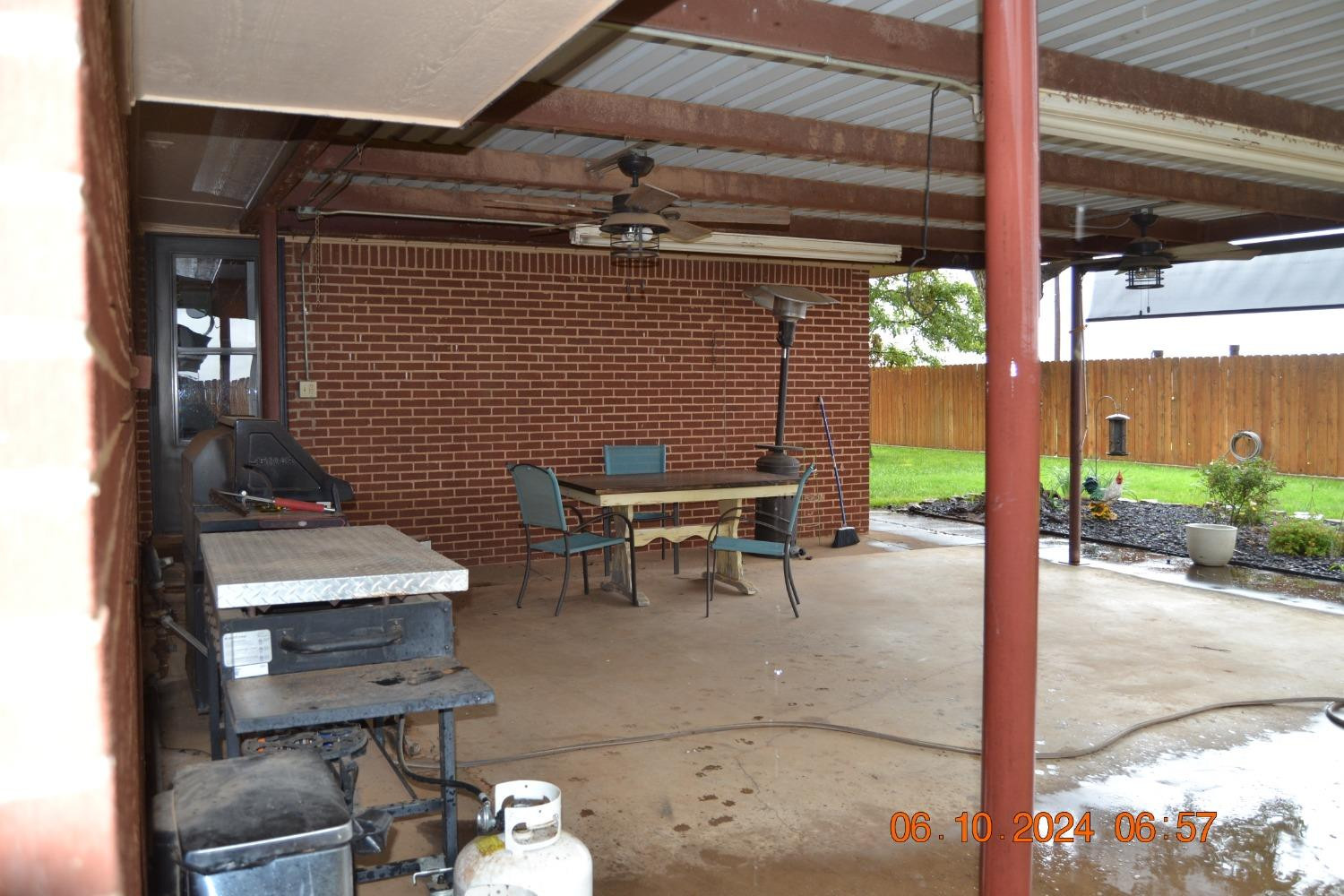 1120 County Road 80 Plainview, TX 79072 - Photo 42 of 47 Covered patio