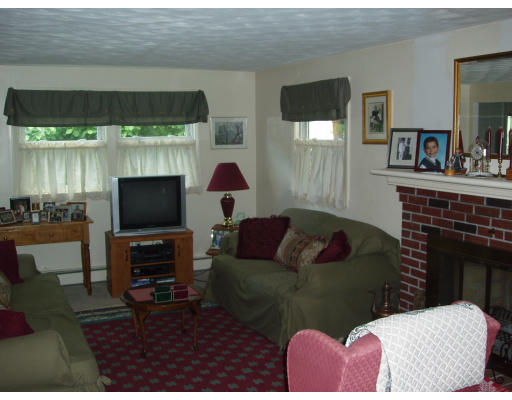 38 Chandler Road Burlington, MA 01803 - Photo 4 of 11 Gallery Image 4