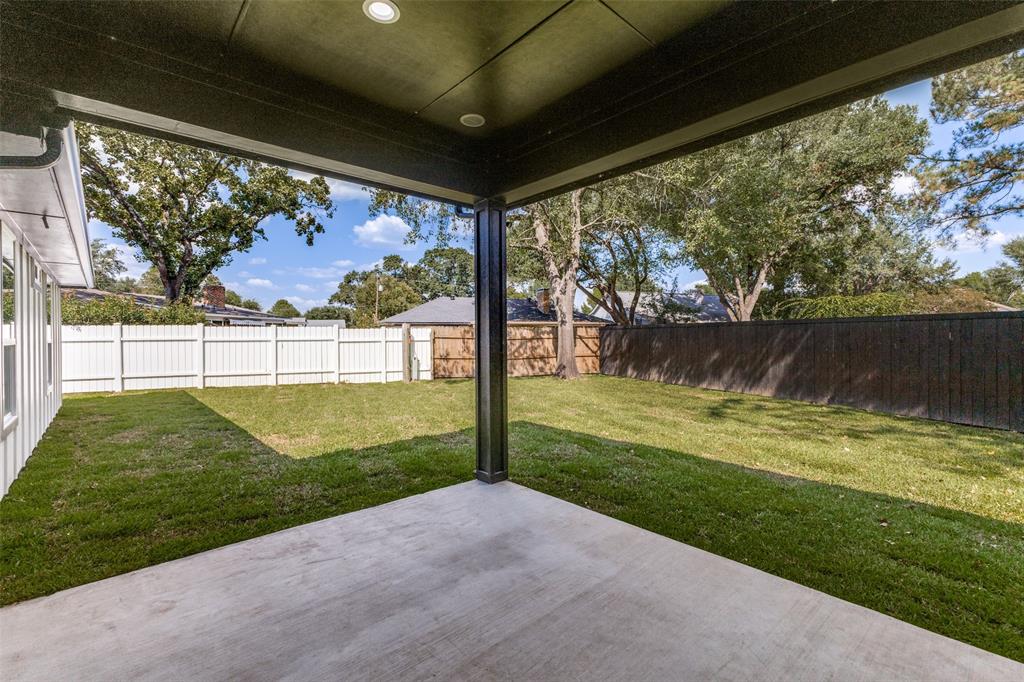 18508 Hickory Circle Kemp, TX 75143 - Photo 26 of 27 a view of outdoor space and yard