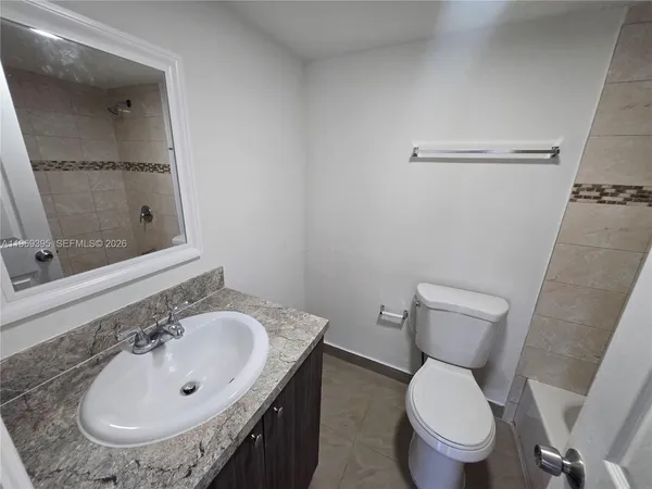 $2,400 | 8007 West 6th Avenue, Unit M, Hialeah, FL 33014