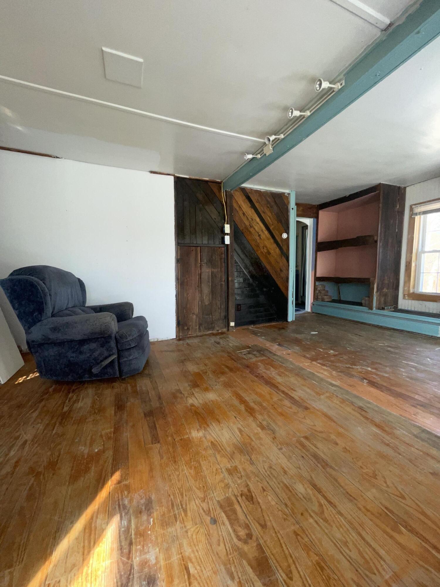 47 High Street Waterville, ME 04901 - Photo 21 of 27 21 livingroom photo 47 High