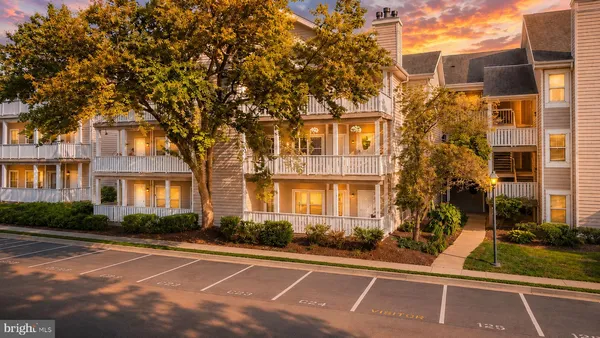 $345,000 | 14317 Climbing Rose Way, Unit 104, Centreville, VA 20121