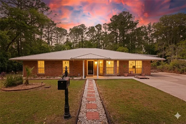 $464,000 | 1001 Poppell Drive, Darien, GA 31305