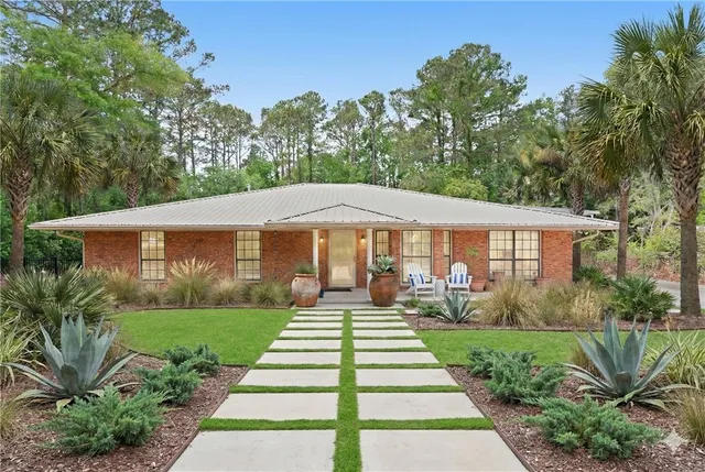 $464,000 | 1001 Poppell Drive, Darien, GA 31305