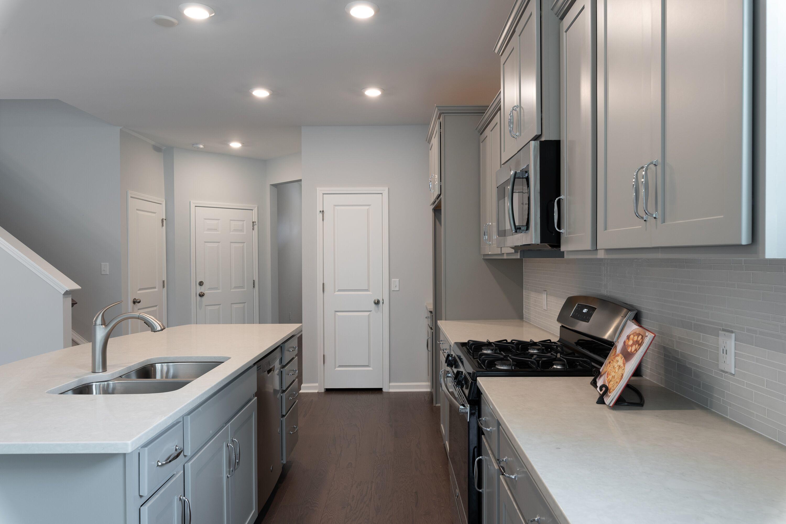 120 Alpine Road Summerville, SC 29485 - Photo 6 of 40 Kitchen6