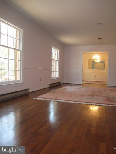 10330 3 Doctors Road Dunkirk, MD 20754 - Photo 14 of 30 Living Room