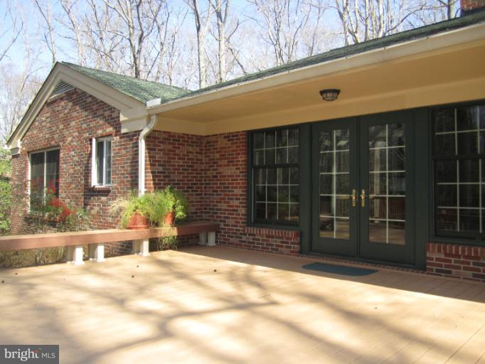 10330 3 Doctors Road Dunkirk, MD 20754 - Photo 6 of 30 Exterior (Rear)