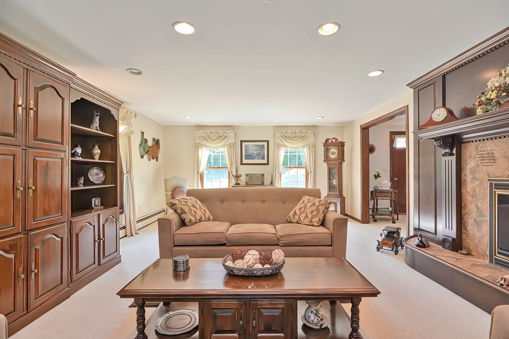 135 Gardner Road Winchendon, MA 01475 - Photo 4 of 27 Gallery Image 4