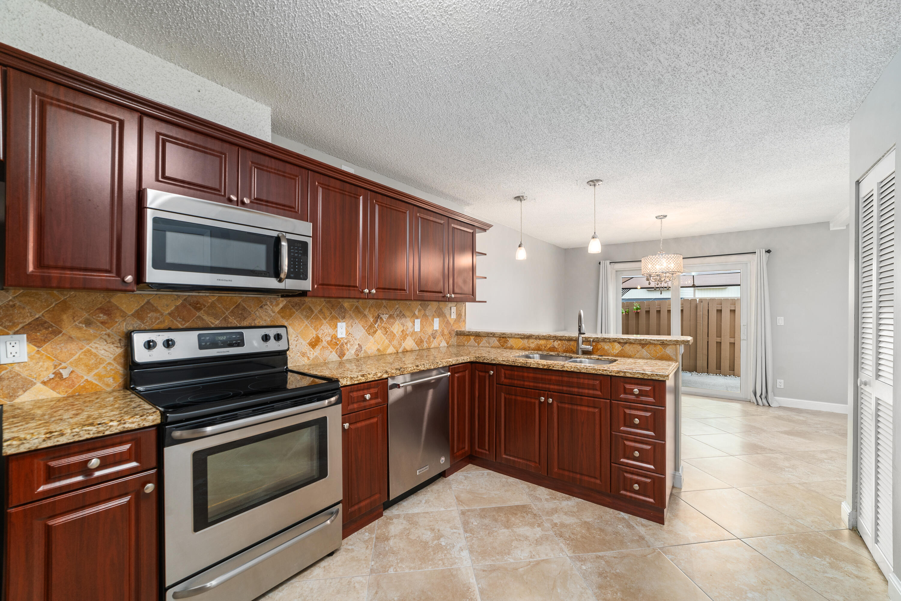 333 Maplecrest Circle Jupiter, FL 33458 - Photo 10 of 44 _DSC0018