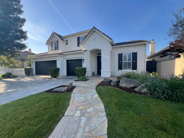 $739,990 | 1902 Everglade Avenue, Clovis, CA 93619