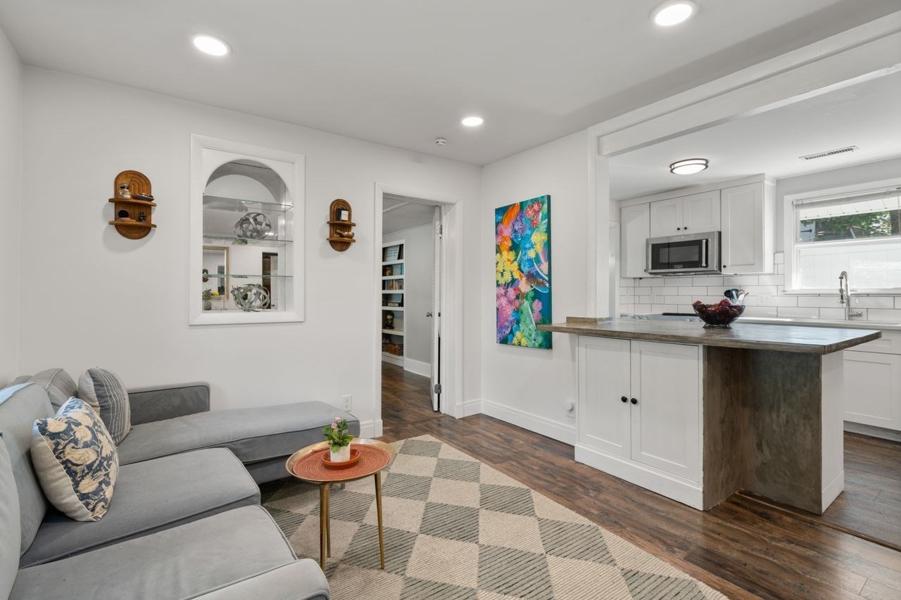 22 R Fay Road Framingham, MA 01702 - Photo 10 of 35 Gallery Image 10