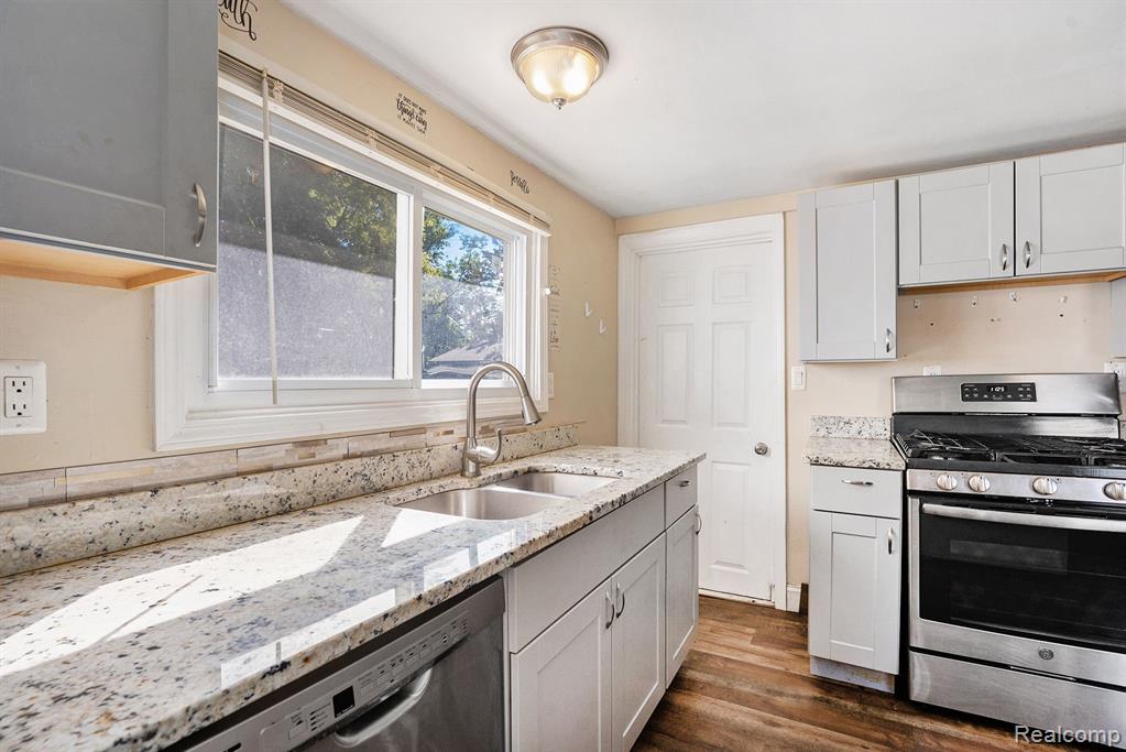 3067 South Adams Road Rochester, MI 48309 - Photo 14 of 33