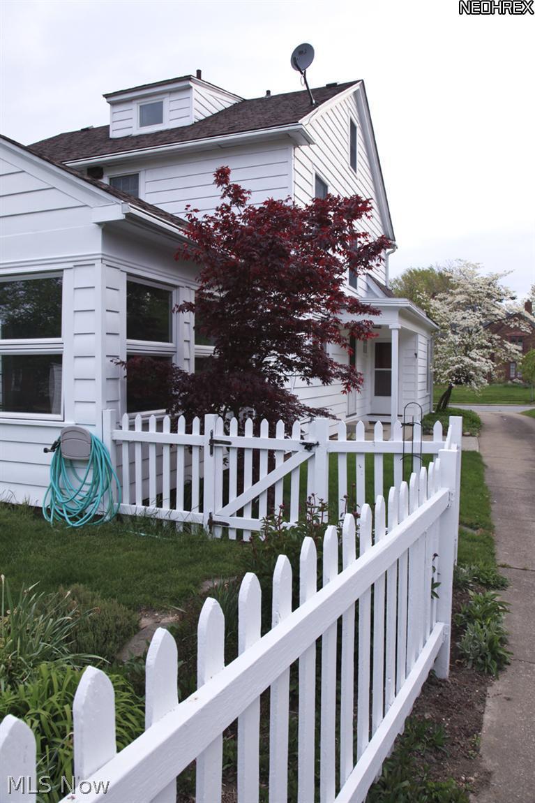 15818 Chadbourne Road Cleveland, OH 44120 - Photo 22 of 23 Gallery Image 22