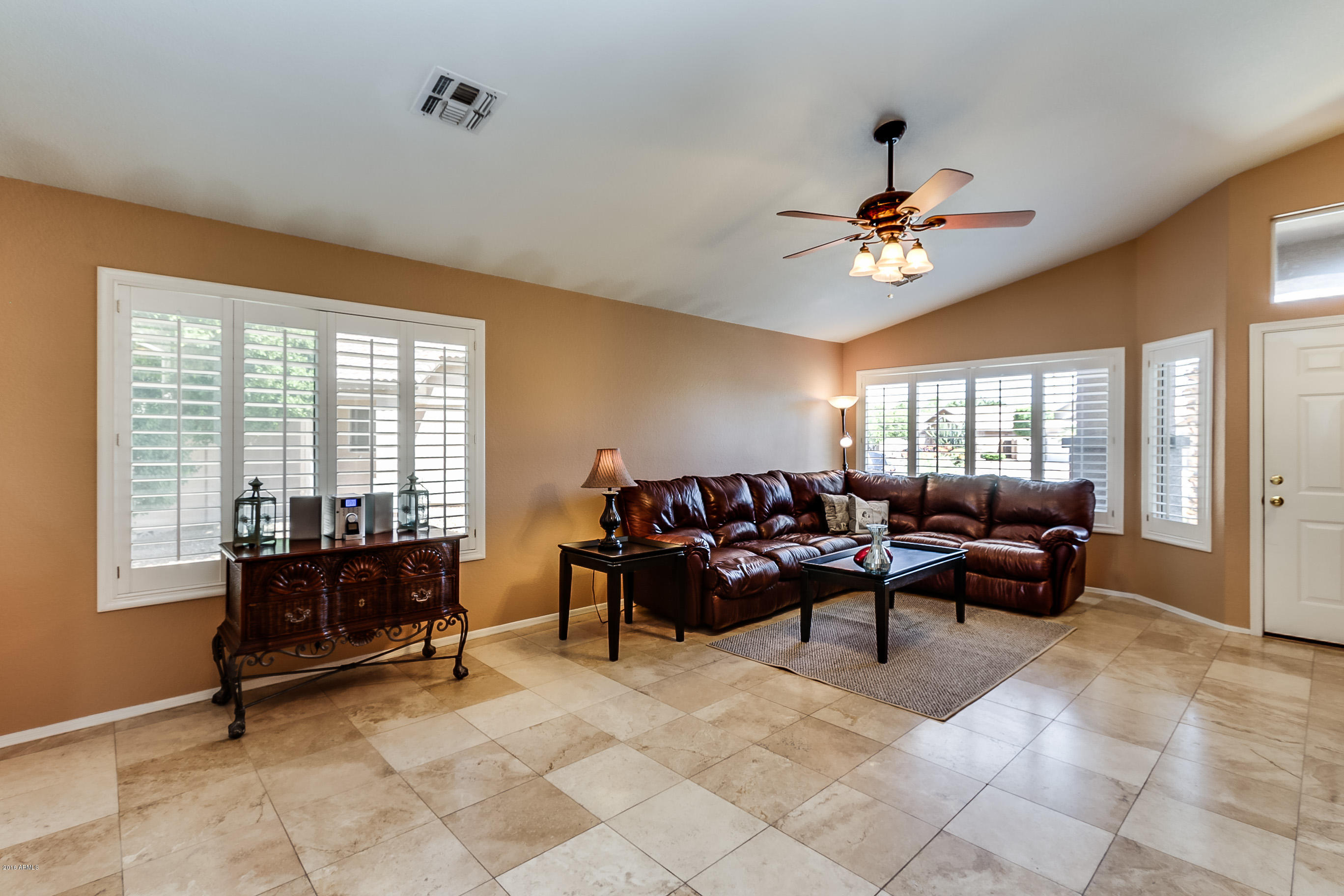 242 West Del Rio Street Gilbert, AZ 85233 - Photo 5 of 48 Del Rio-021