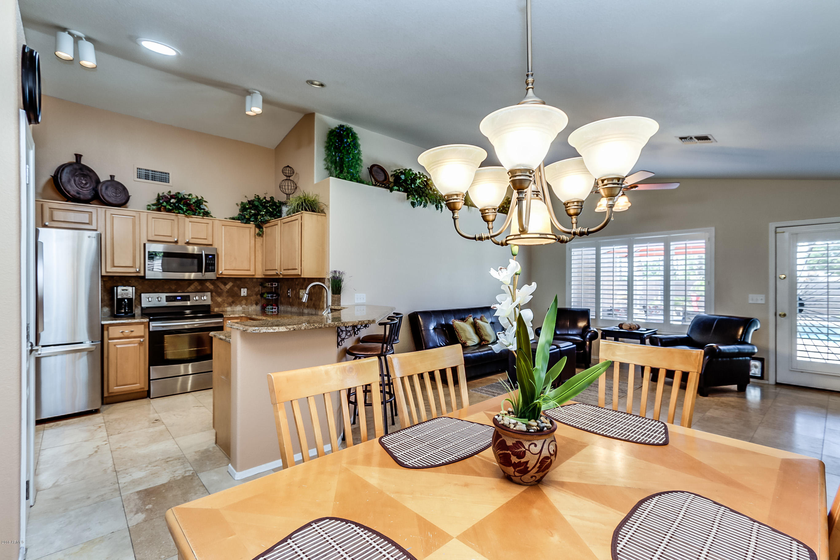 242 West Del Rio Street Gilbert, AZ 85233 - Photo 8 of 48 Del Rio-023