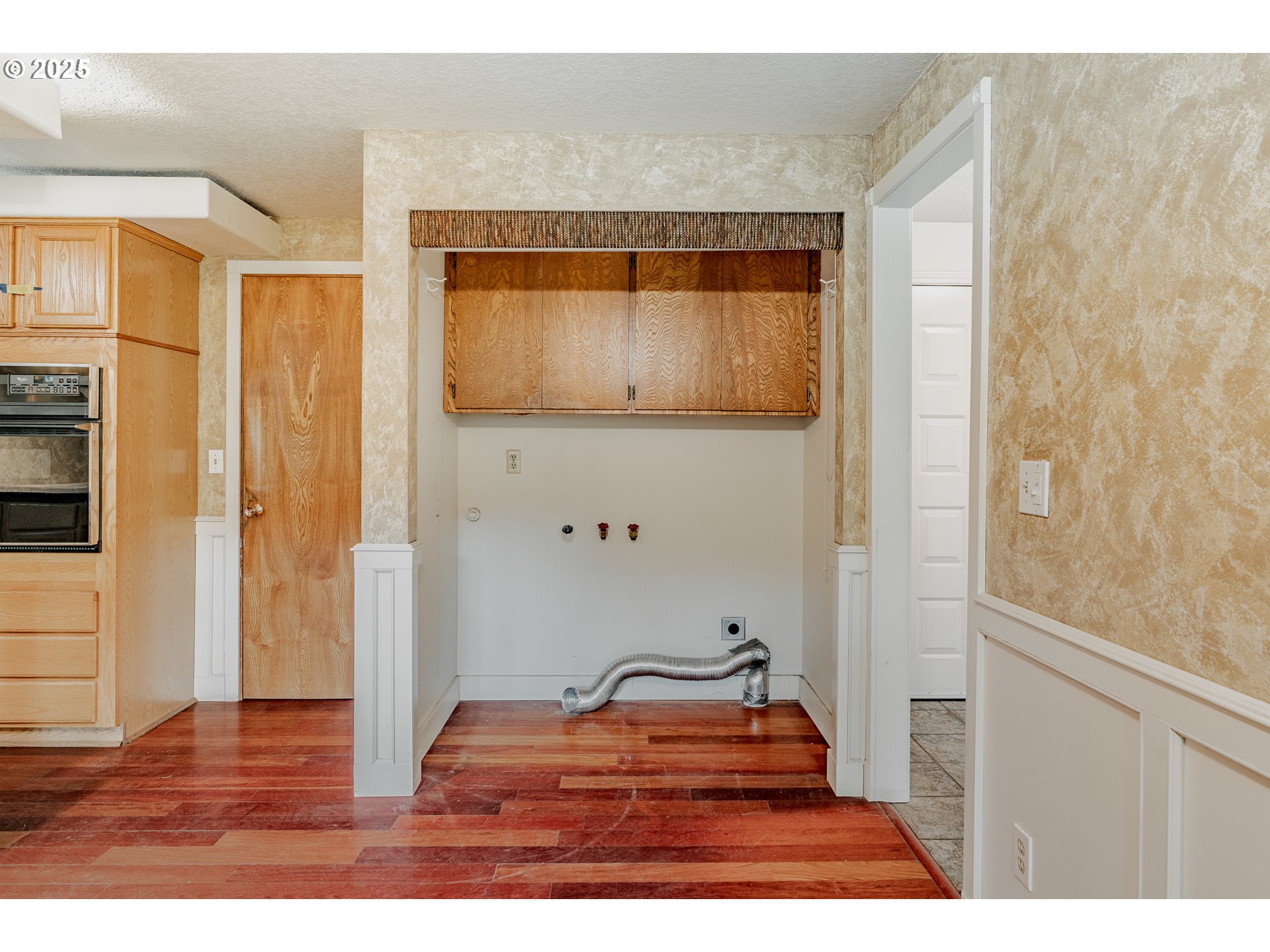 12960 Southwest Hart Road Beaverton, OR 97008 - Photo 11 of 42 Gallery Image 11