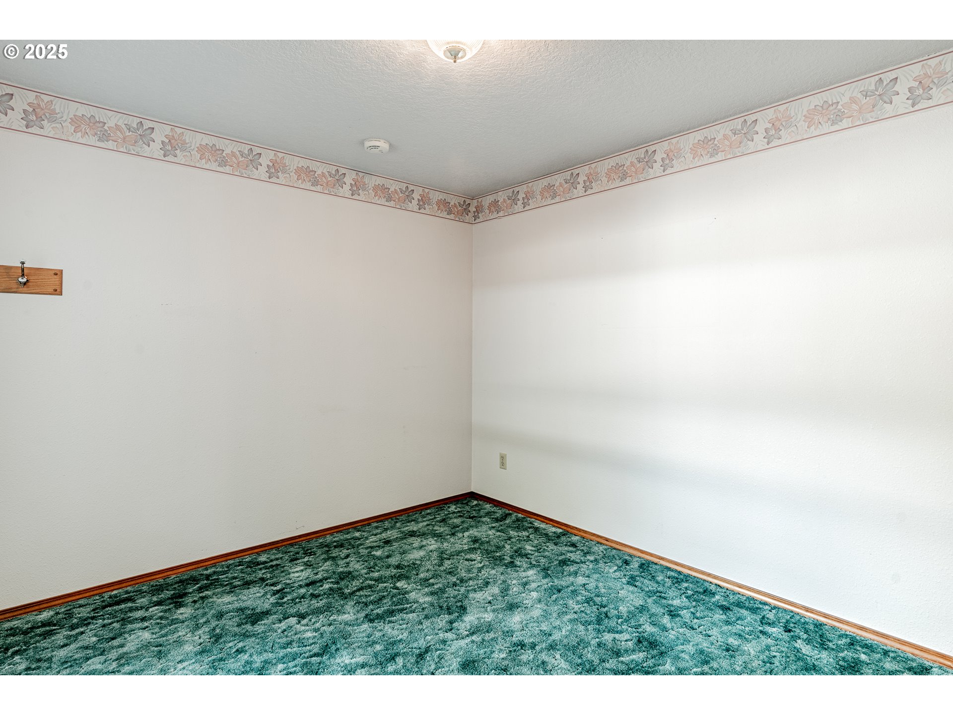 12960 Southwest Hart Road Beaverton, OR 97008 - Photo 17 of 42 Gallery Image 17