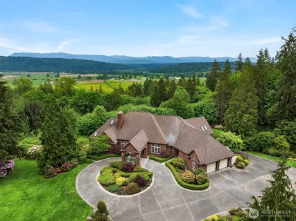 $3,895,000 | 18212 244th Avenue Northeast, Woodinville, WA 98077