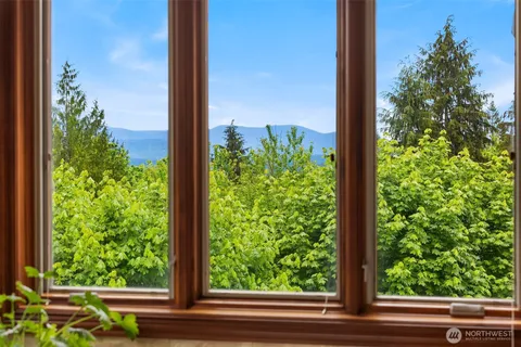 $3,895,000 | 18212 244th Avenue Northeast, Woodinville, WA 98077