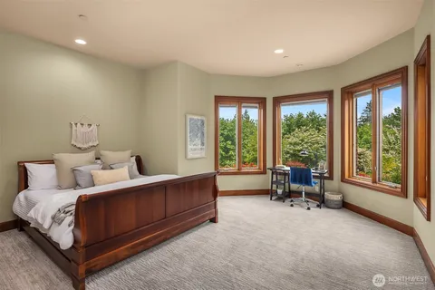 $3,895,000 | 18212 244th Avenue Northeast, Woodinville, WA 98077