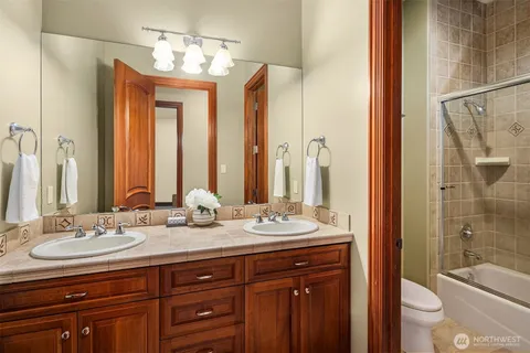 $3,895,000 | 18212 244th Avenue Northeast, Woodinville, WA 98077