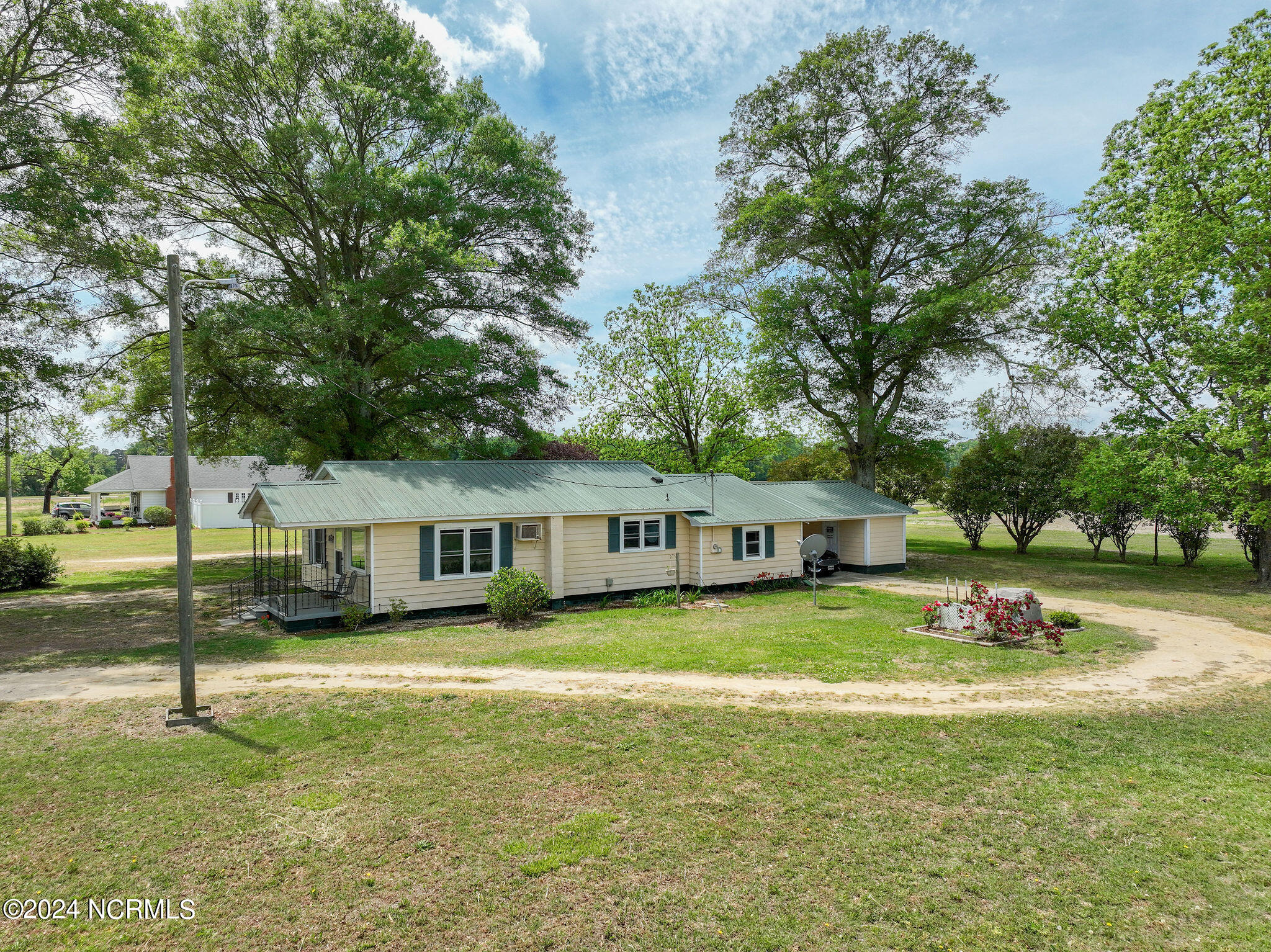 5729 William R King Road Newton Grove, NC 28366 - Photo 1 of 25 5729WilliamRKingRd-NewtonGroveNC-06