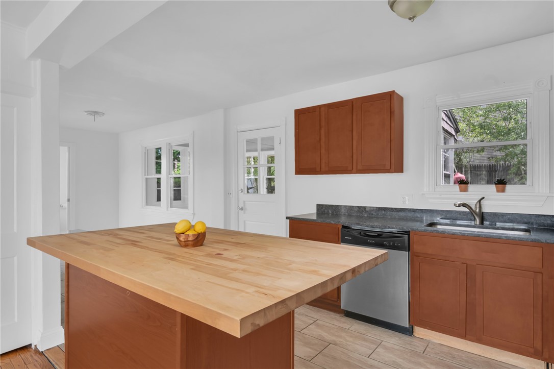 14 Barnsdale Road East Providence, RI 02914 - Photo 13 of 29