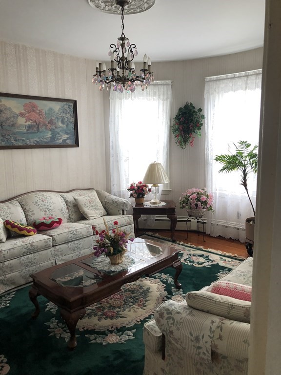 20 Taft Street Boston, MA 02125 - Photo 4 of 18