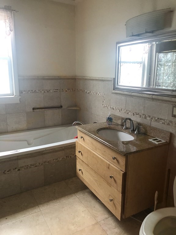 20 Taft Street Boston, MA 02125 - Photo 9 of 18