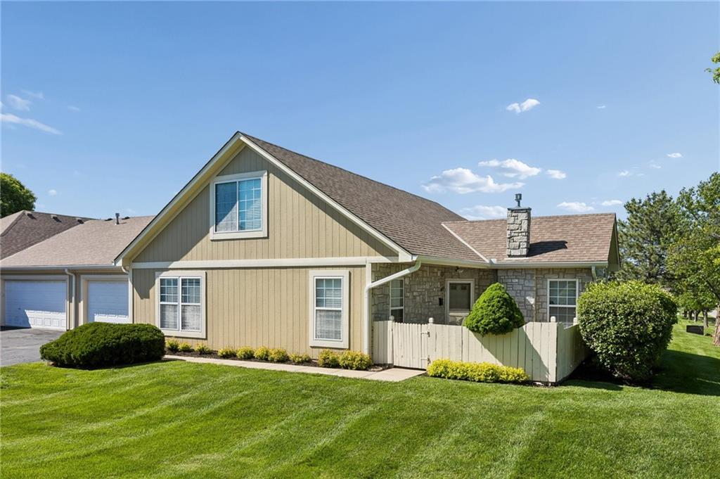 11316 South Pflumm Road Olathe, KS 66215 - Photo 1 of 26