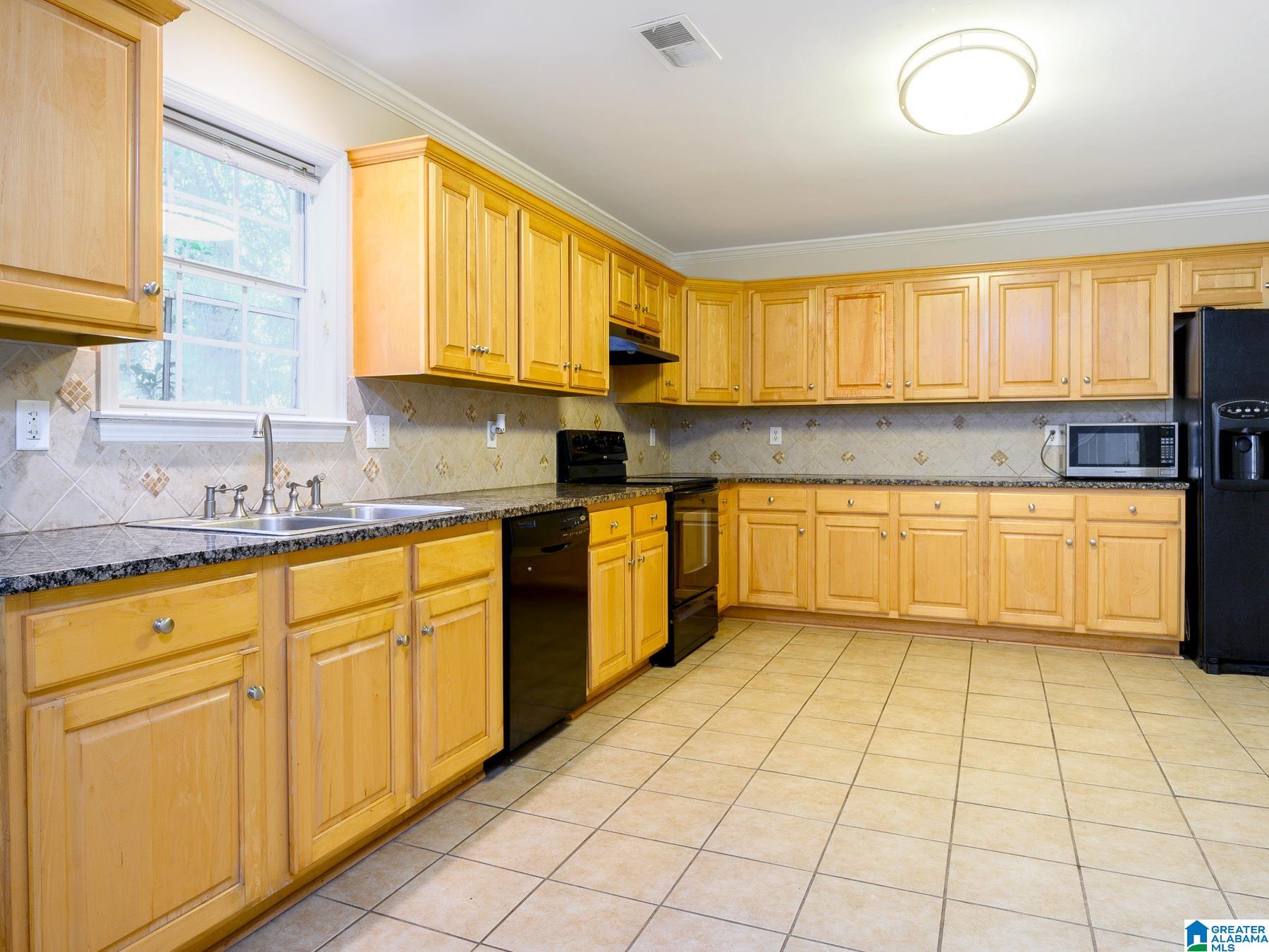 208 Warwick Lane Alabaster, AL 35007 - Photo 10 of 20