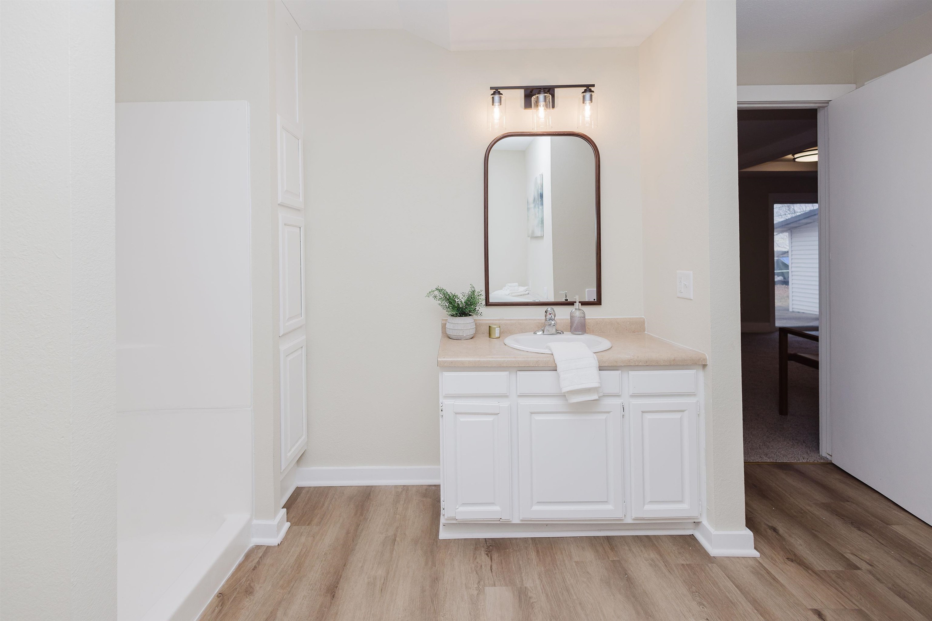 417 West Division Street Dodgeville, WI 53533 - Photo 18 of 44