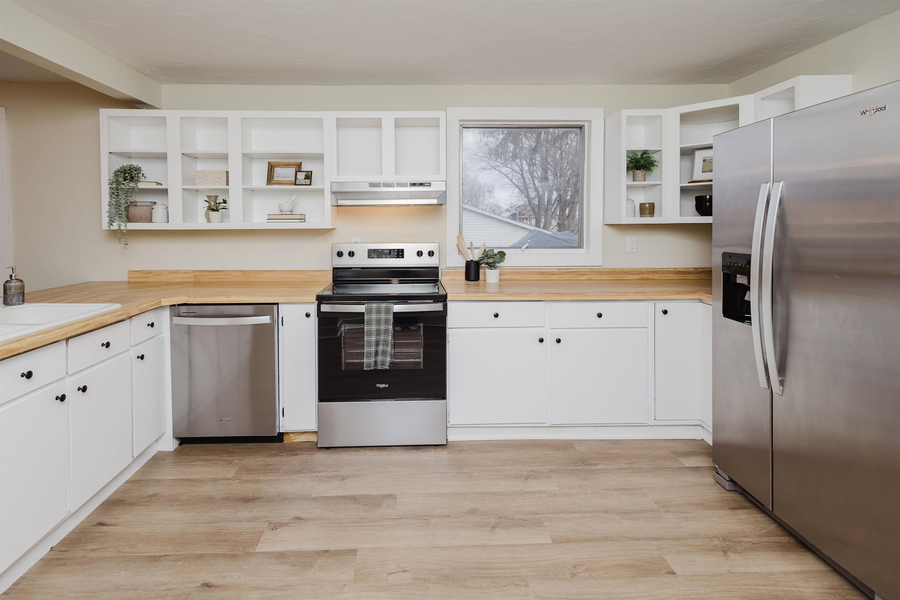 417 West Division Street Dodgeville, WI 53533 - Photo 5 of 44