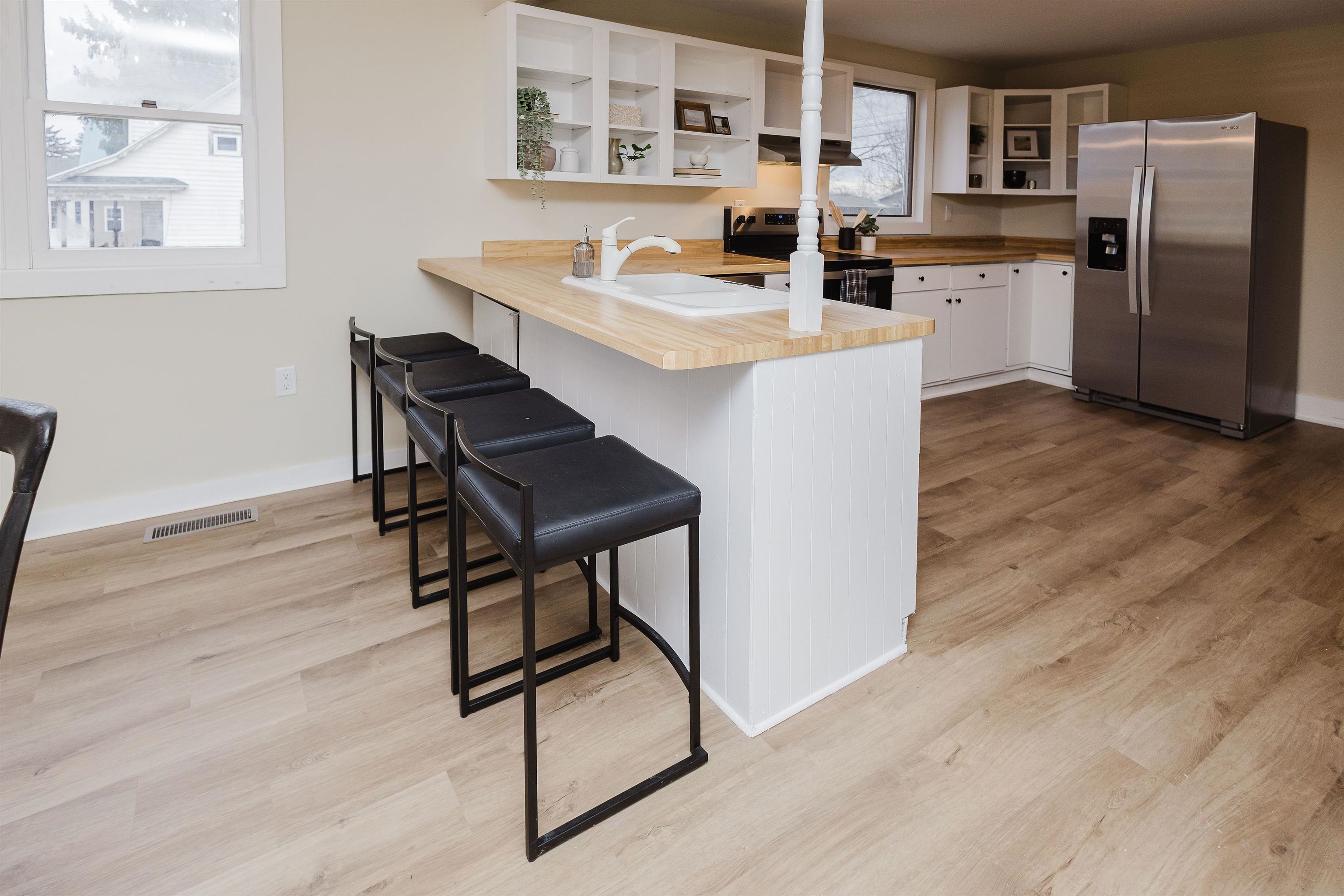 417 West Division Street Dodgeville, WI 53533 - Photo 7 of 44