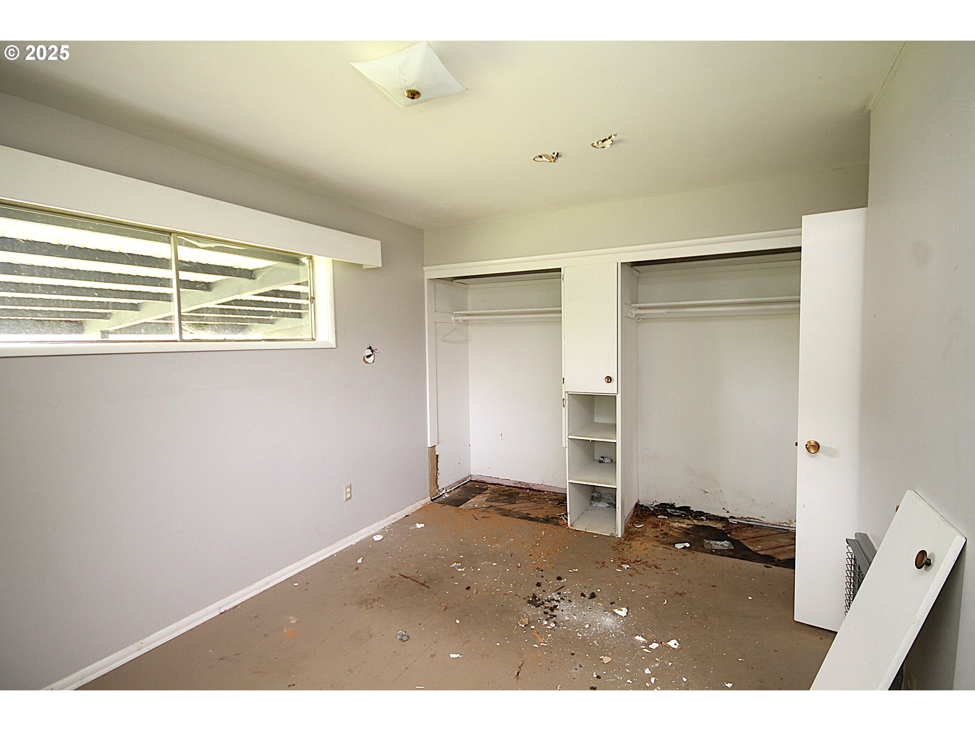 442 Northwest 4th Avenue Canby, OR 97013 - Photo 31 of 39 a view of a room with wooden floor