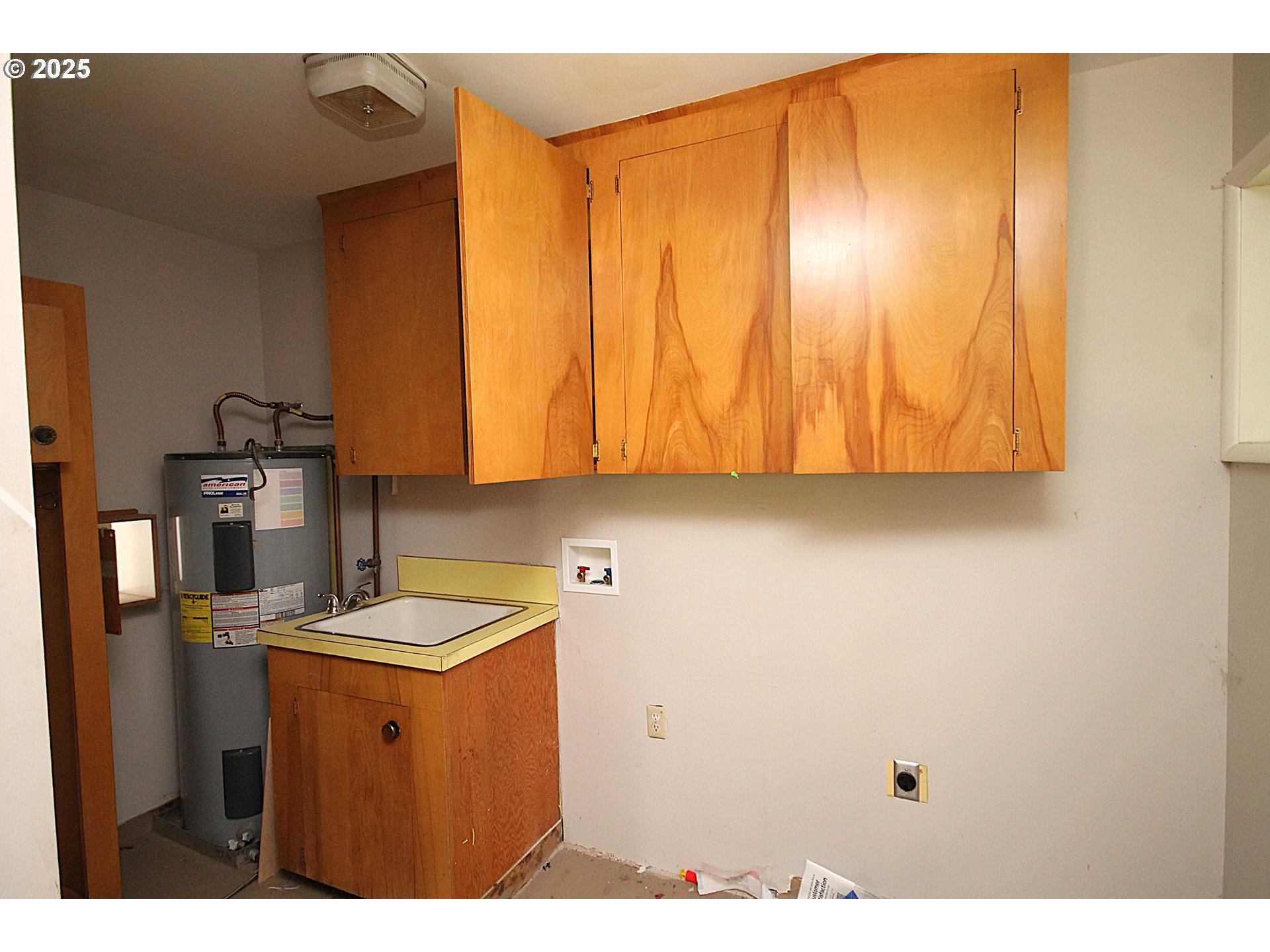 442 Northwest 4th Avenue Canby, OR 97013 - Photo 32 of 39 a room with storage and utility room