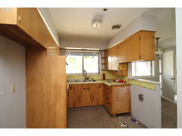 $539,000 | 442 Northwest 4th Avenue, Canby, OR 97013