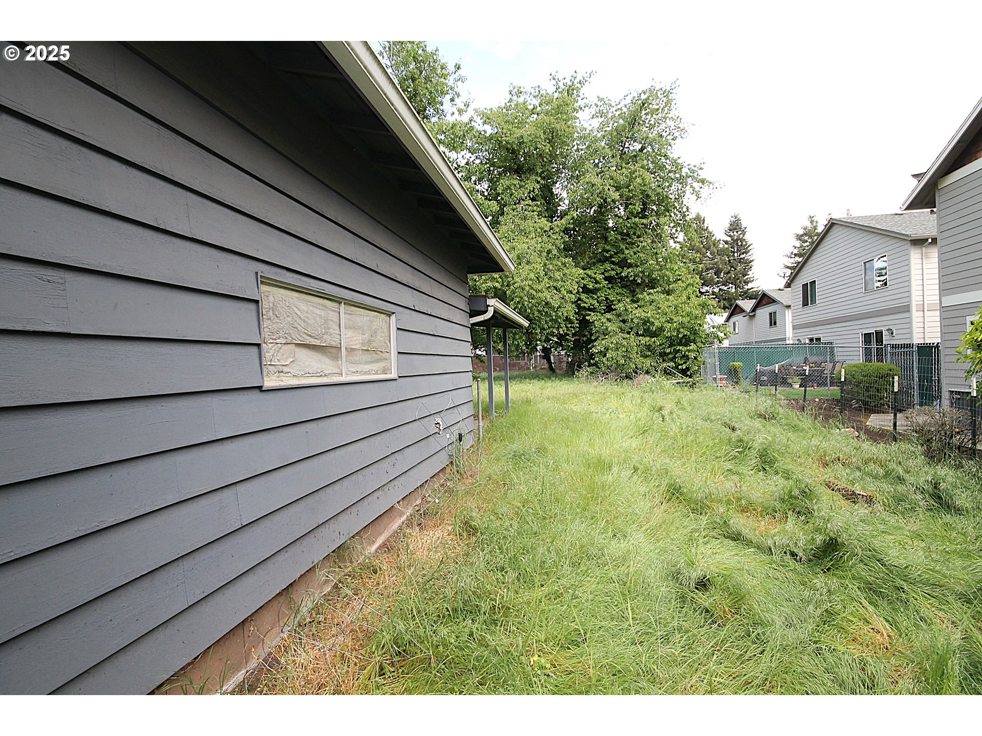 442 Northwest 4th Avenue Canby, OR 97013 - Photo 9 of 39 a view of outdoor space and yard
