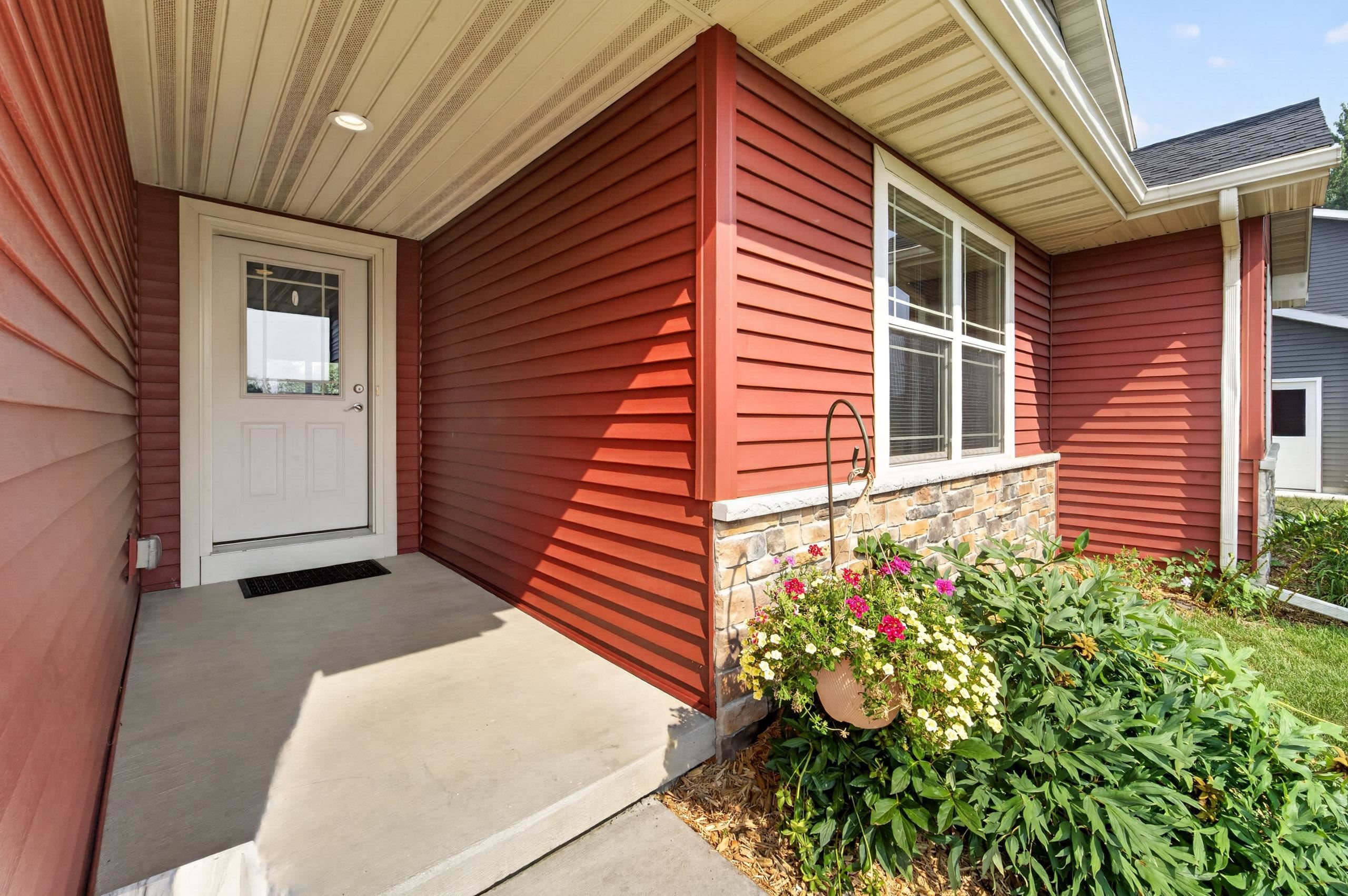 716 Holy Cross Way Madison, WI 53704 - Photo 2 of 35 Gallery Image 2