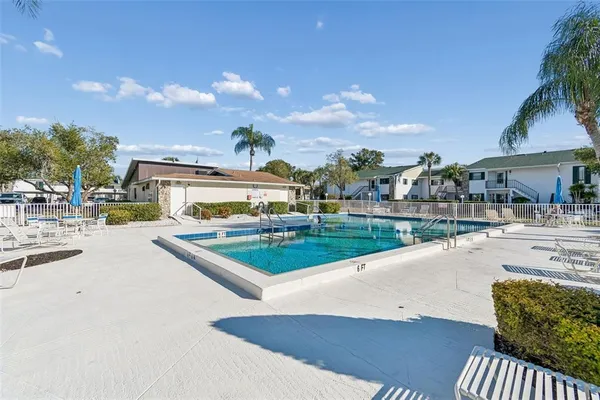 $164,900 | 5400 34th Street West, Unit D16, Bradenton, FL 34210