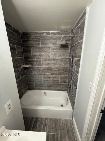 $1,300 | 600 Livingston Avenue, Unit 1, Albany, NY 12206