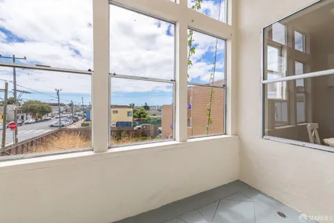 $895,000 | 1515 Underwood Avenue, San Francisco, CA 94124